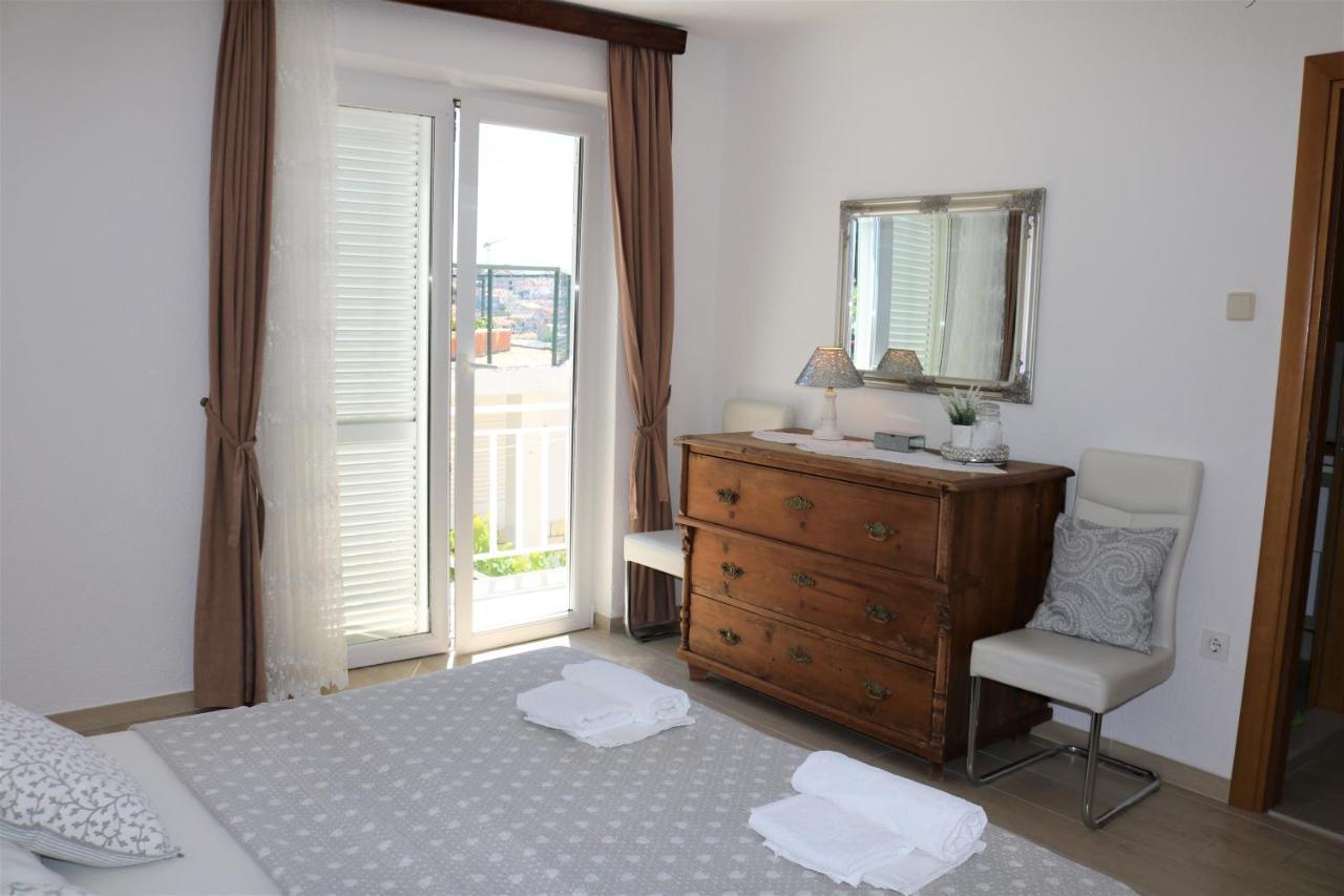 Apartments Irma Baska Voda Luaran gambar