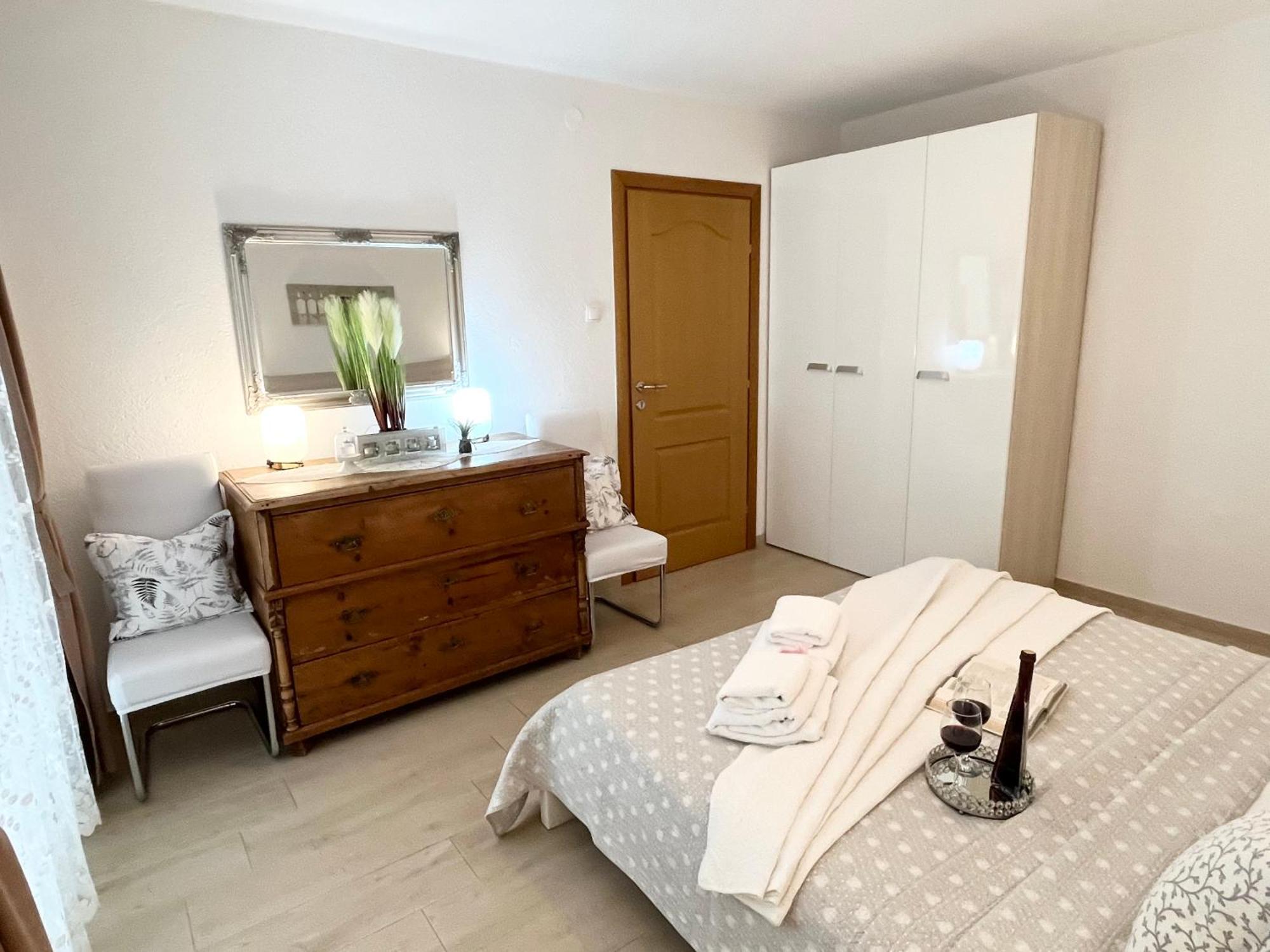 Apartments Irma Baska Voda Luaran gambar