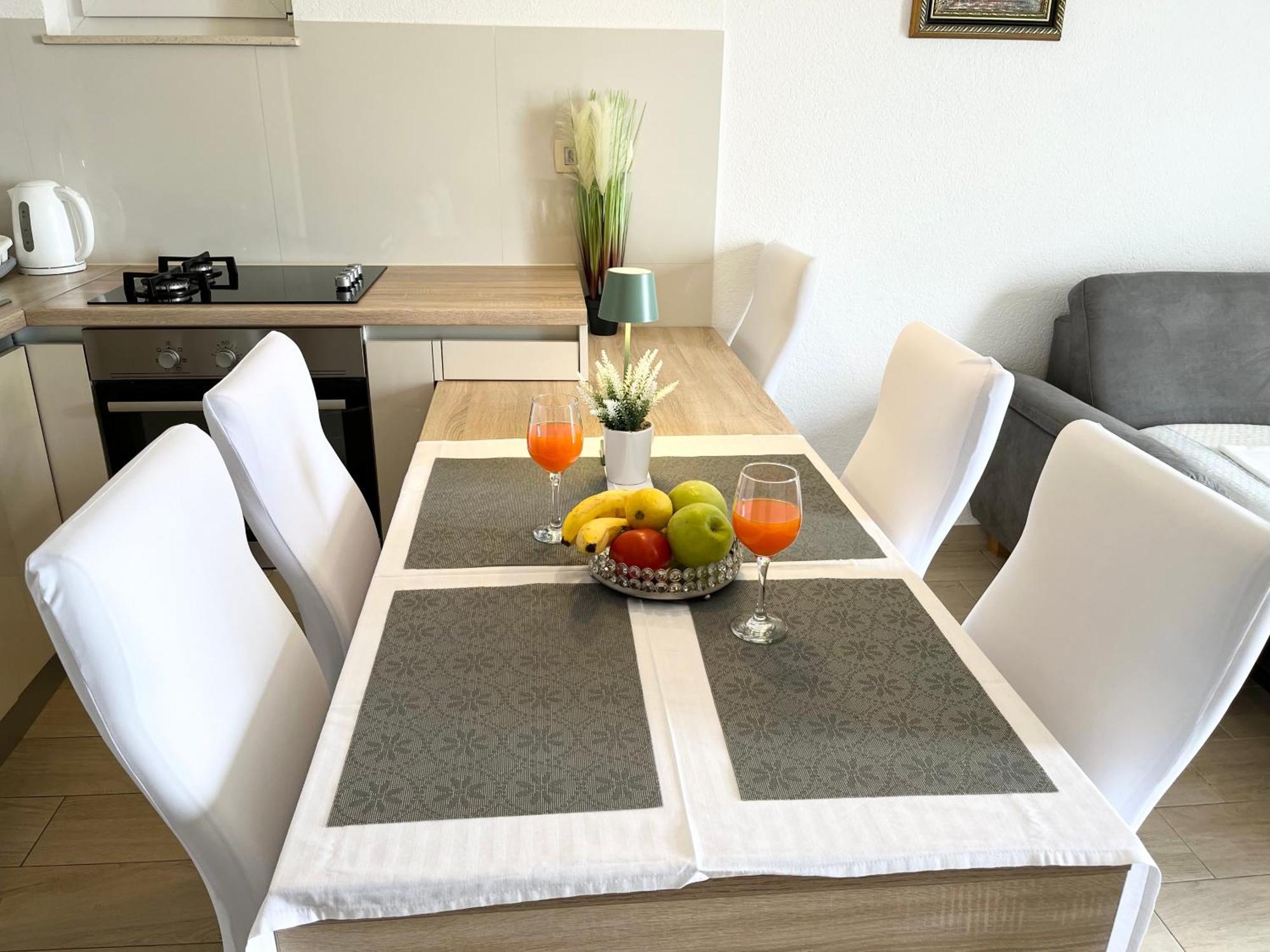 Apartments Irma Baska Voda Luaran gambar