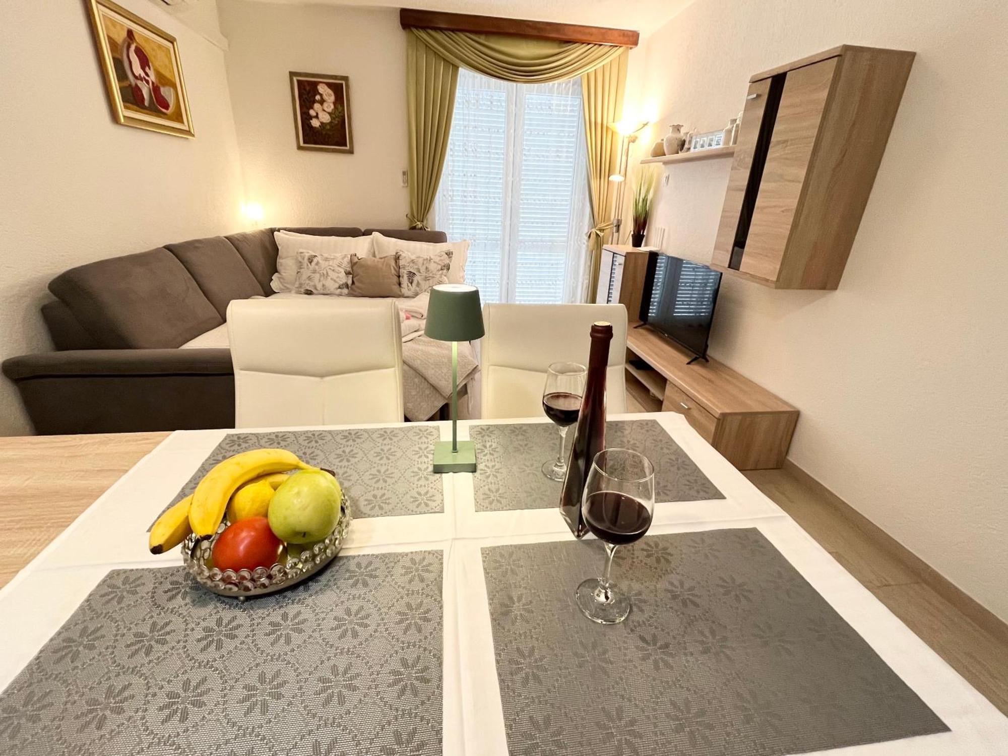 Apartments Irma Baska Voda Luaran gambar