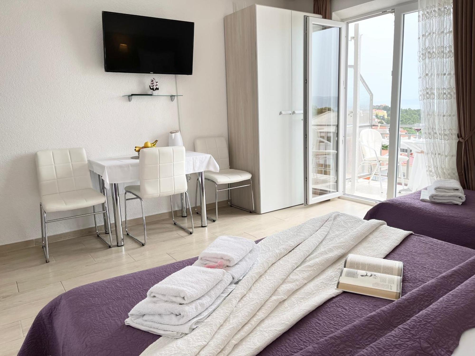 Apartments Irma Baska Voda Luaran gambar