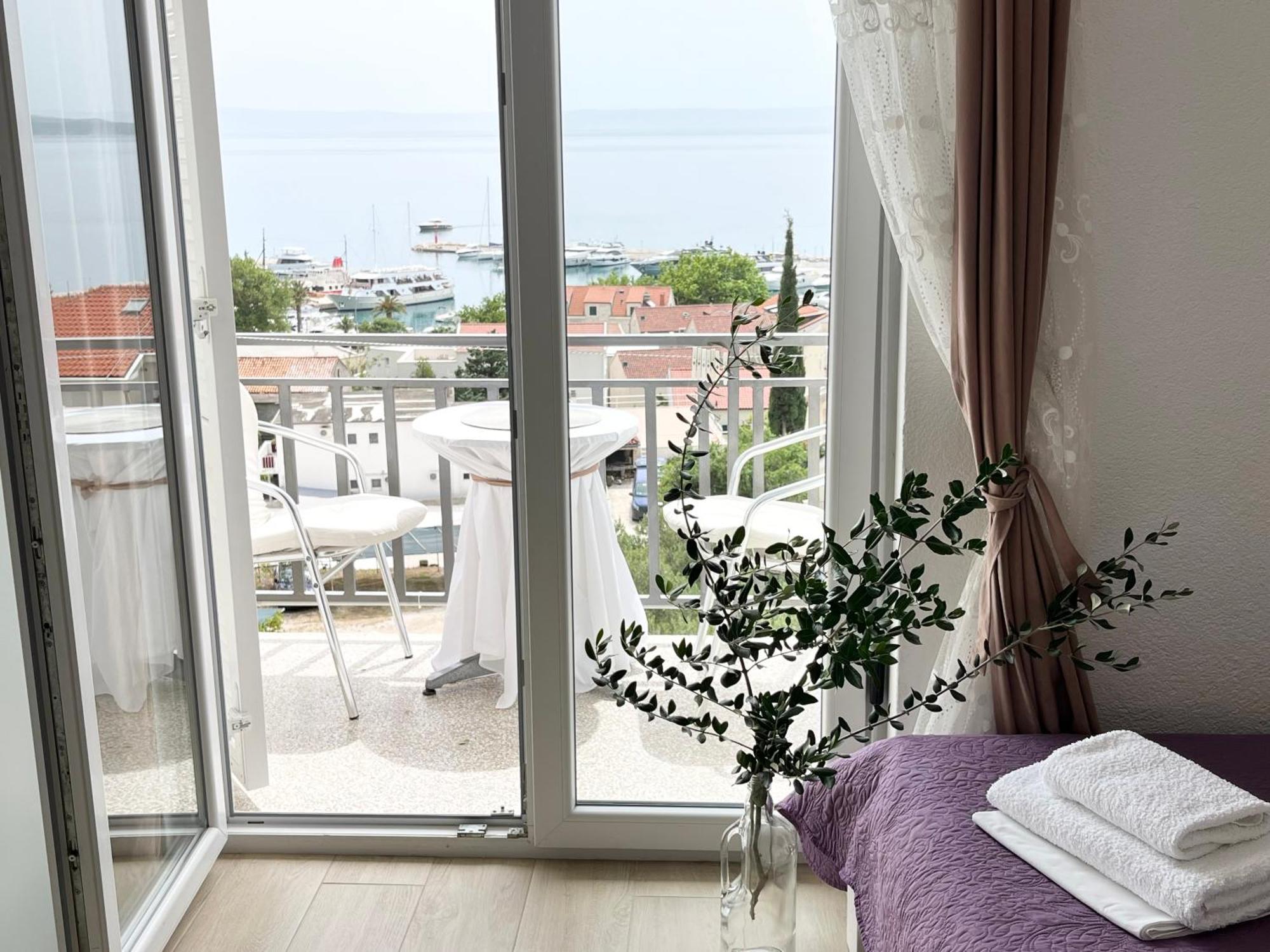 Apartments Irma Baska Voda Luaran gambar