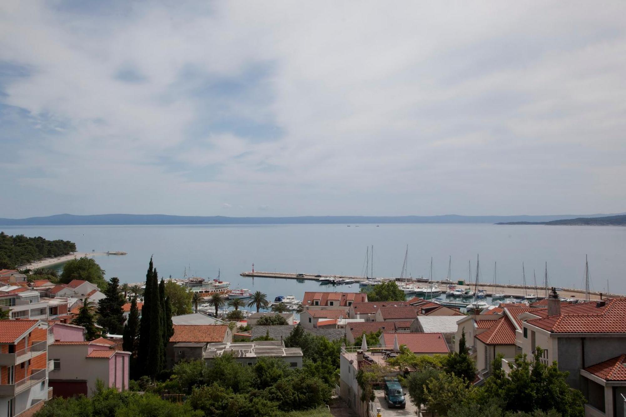 Apartments Irma Baska Voda Luaran gambar
