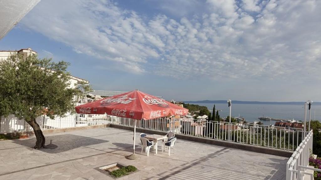 Apartments Irma Baska Voda Luaran gambar